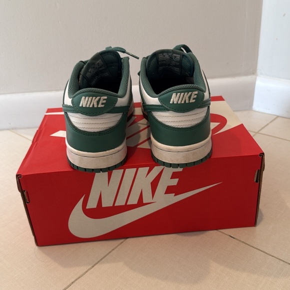 Nike Dunk Low Youth/Big Kids size 7 - Picture 3 of 13